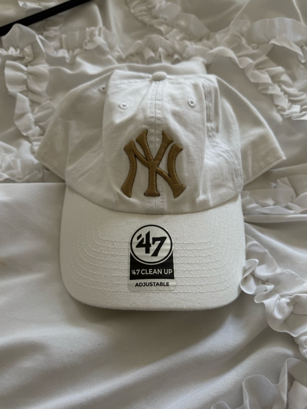 '47 brand Adjustable New York Yankees Hat - White with Gold Logo